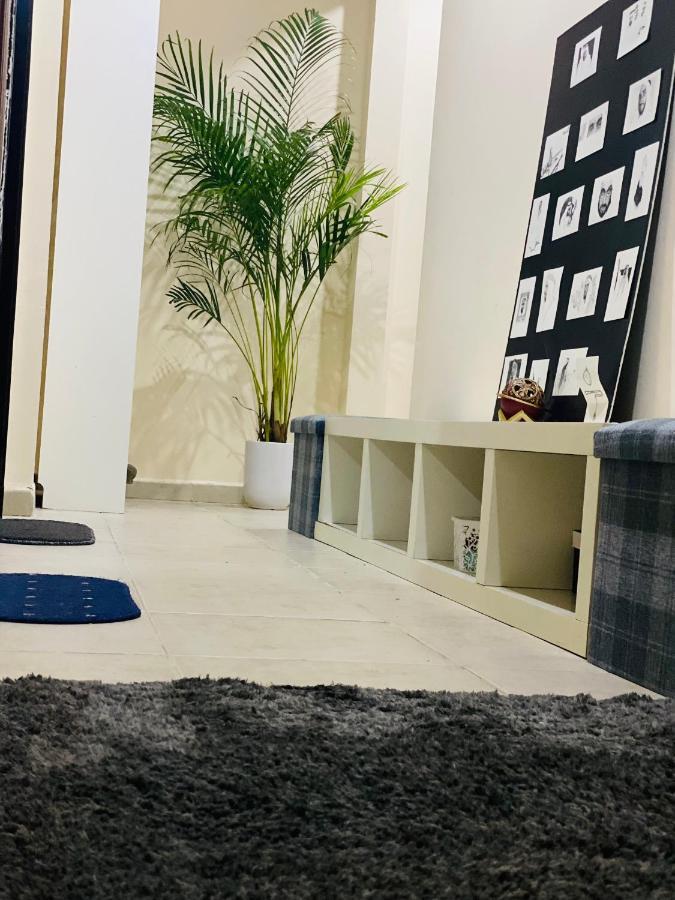 דובאי Nash Guest House Females Only מראה חיצוני תמונה