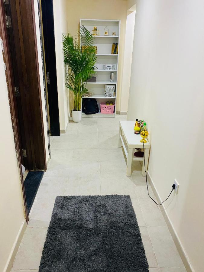 דובאי Nash Guest House Females Only מראה חיצוני תמונה