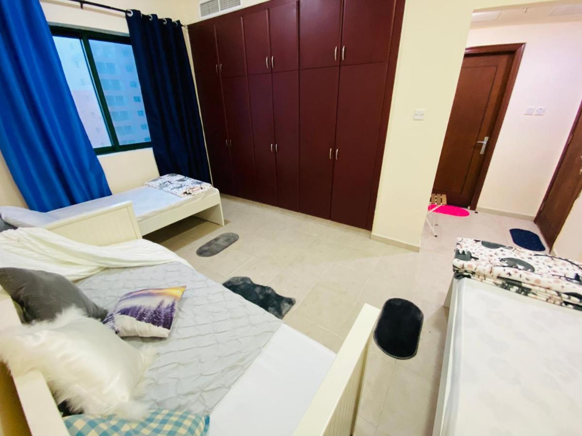 דובאי Nash Guest House Females Only מראה חיצוני תמונה