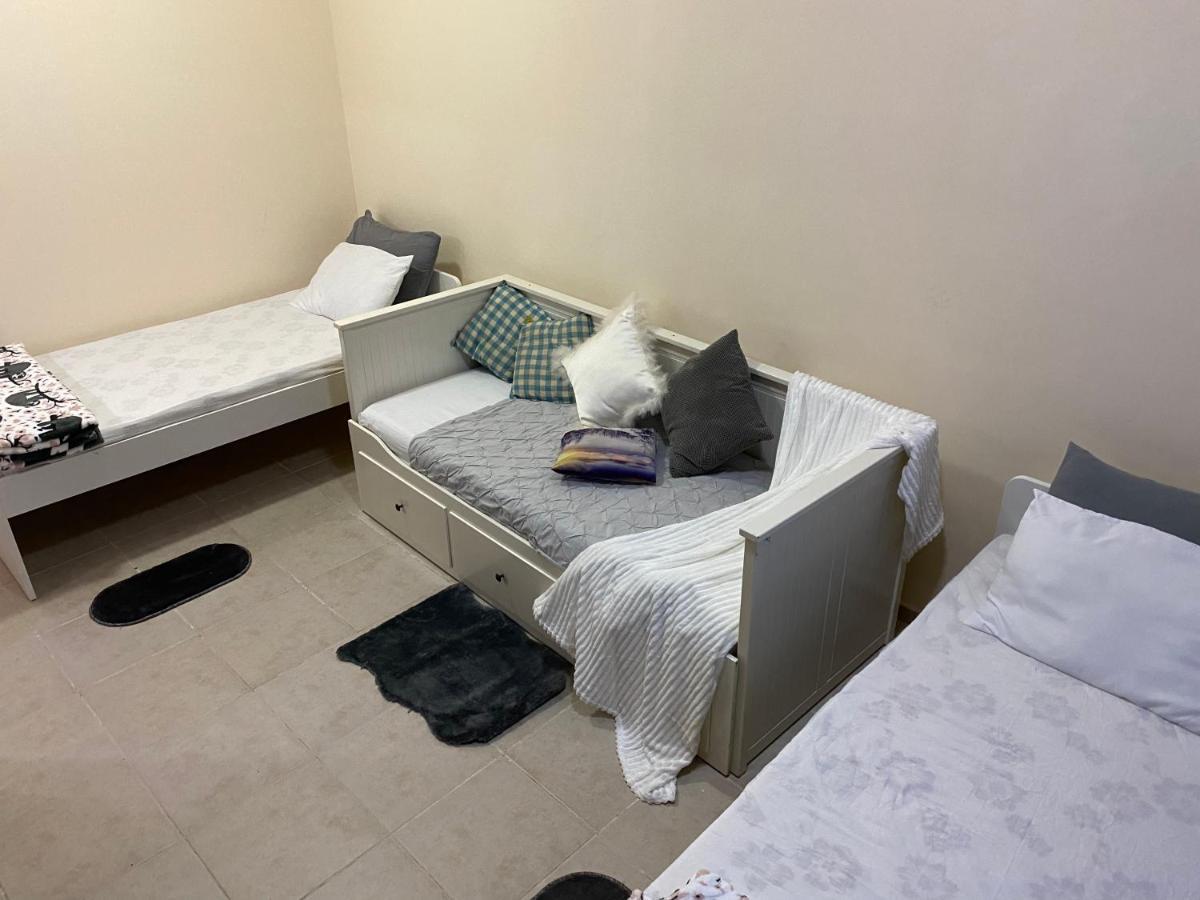 דובאי Nash Guest House Females Only מראה חיצוני תמונה