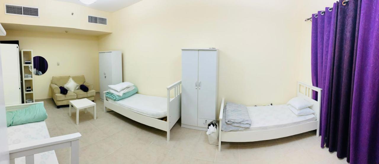 דובאי Nash Guest House Females Only מראה חיצוני תמונה