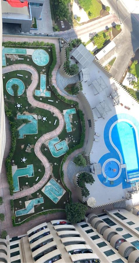 דובאי Nash Guest House Females Only מראה חיצוני תמונה