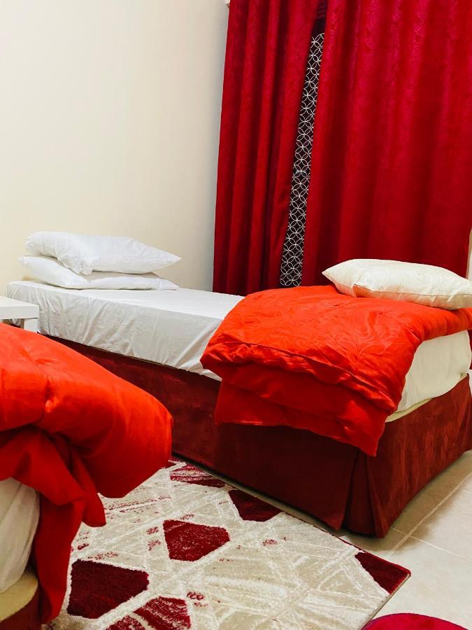 דובאי Nash Guest House Females Only מראה חיצוני תמונה